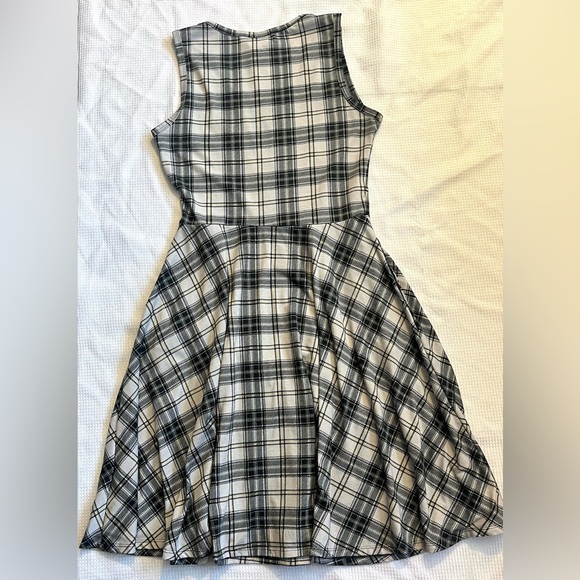 LuLaRoe Plaid Sleeveless Summer Women’s Dress with Pockets Size Medium - Picture 12 of 14
